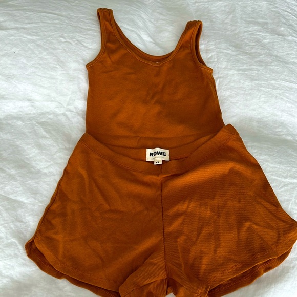 Wear Rowe lounge set - Picture 1 of 6